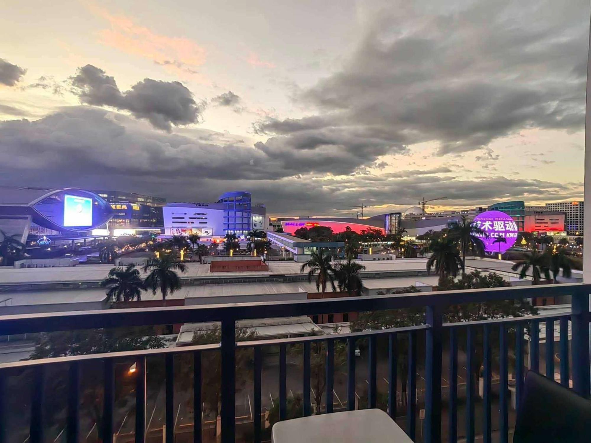 Sea Residences Near Moa And Smx * Pasay