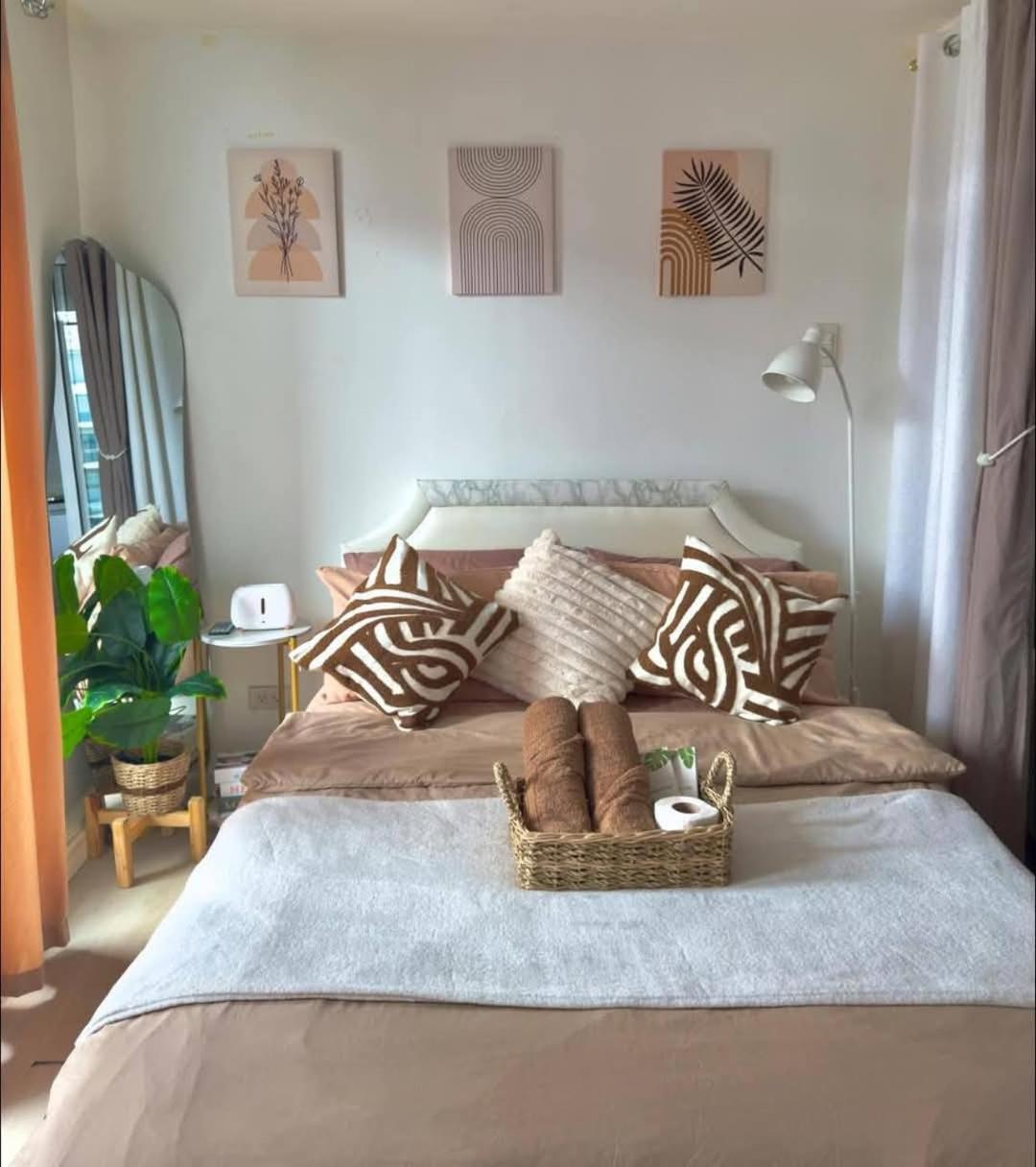 Azure Staycation By Mmk Manila