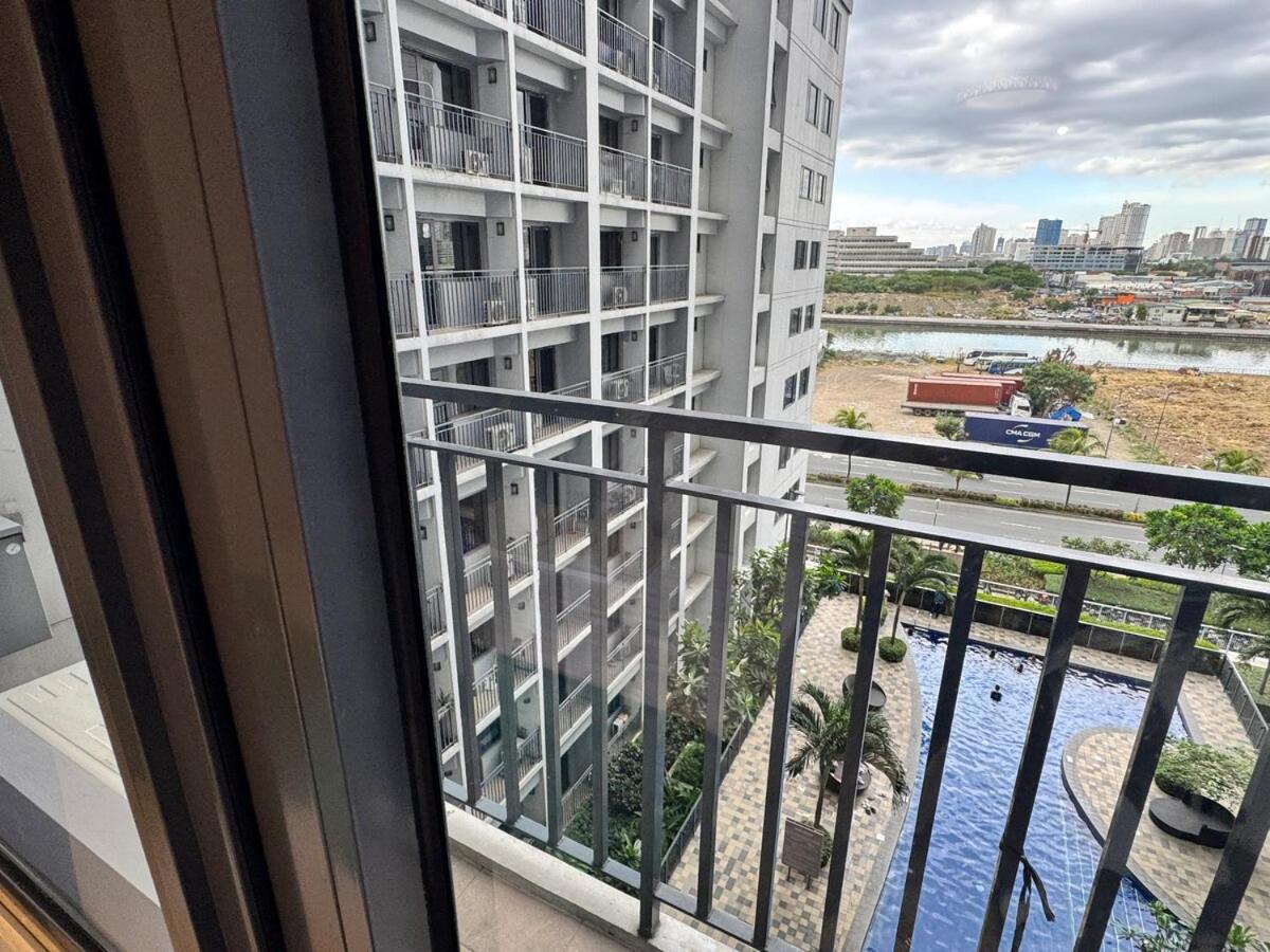 Apartment Shore 2 Residences Cozy 7106 Facing Pool Near Sm Mall Of By Prime
