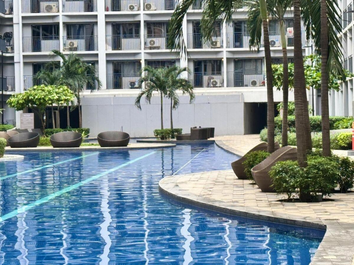 Shore 2 Residences Cozy 7106 Facing Pool Near Sm Mall Of By Prime Apartment