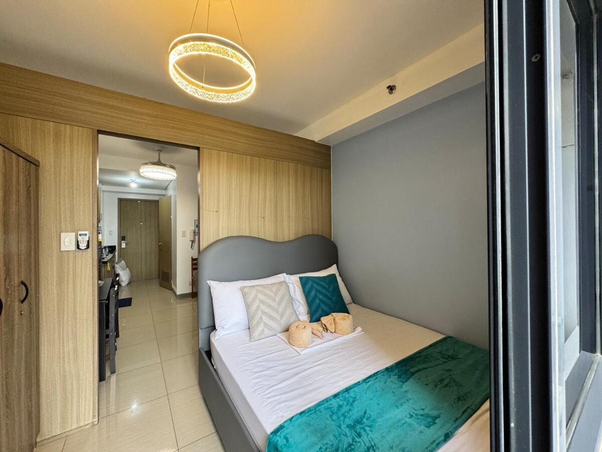 Apartment Shore 2 Residences Cozy 7106 Facing Pool Near Sm Mall Of By Prime