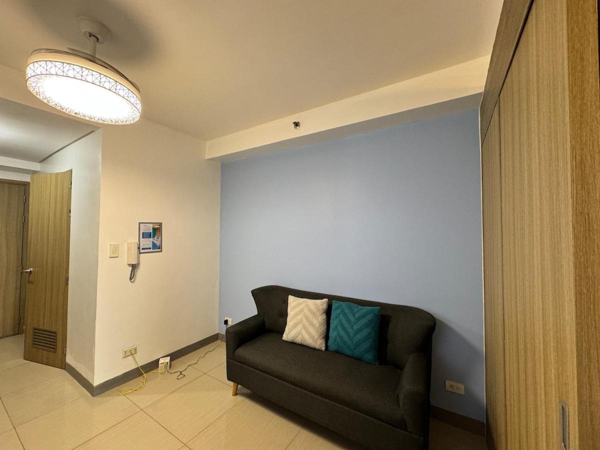 Shore 2 Residences Cozy 7106 Facing Pool Near Sm Mall Of By Prime Apartment