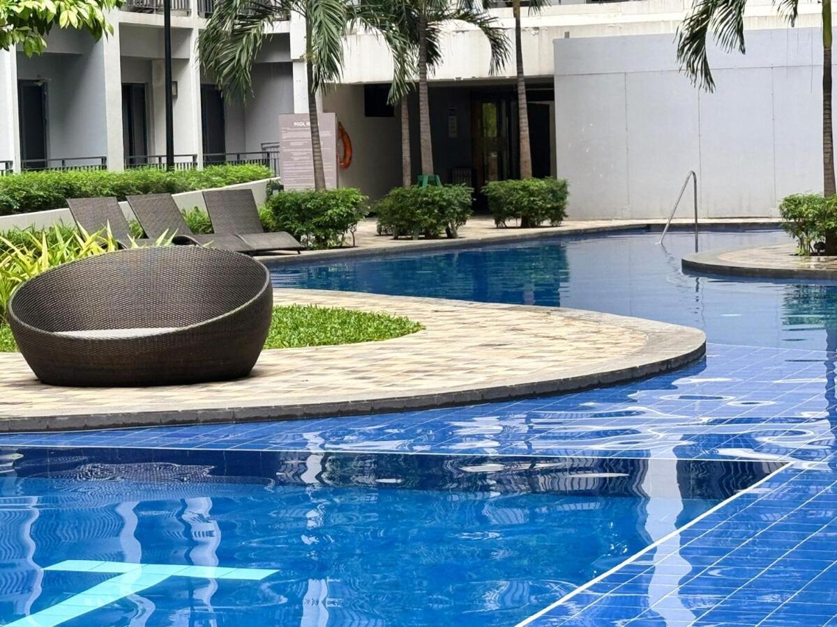 Apartment Shore 2 Residences Cozy 7106 Facing Pool Near Sm Mall Of By Prime