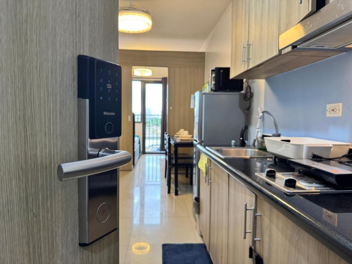 Shore 2 Residences Cozy 7106 Facing Pool Near Sm Mall Of By Prime Manila