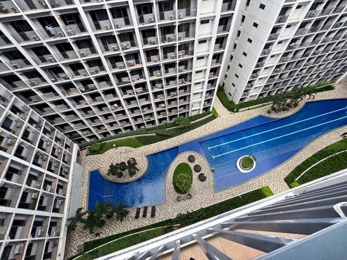Shore 2 Residences Cozy 7106 Facing Pool Near Sm Mall Of By Prime