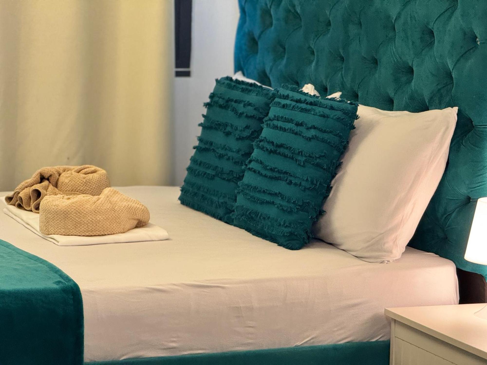 14102 Shore 2 Residences Cozy 1br With Balcony By Prime Manila