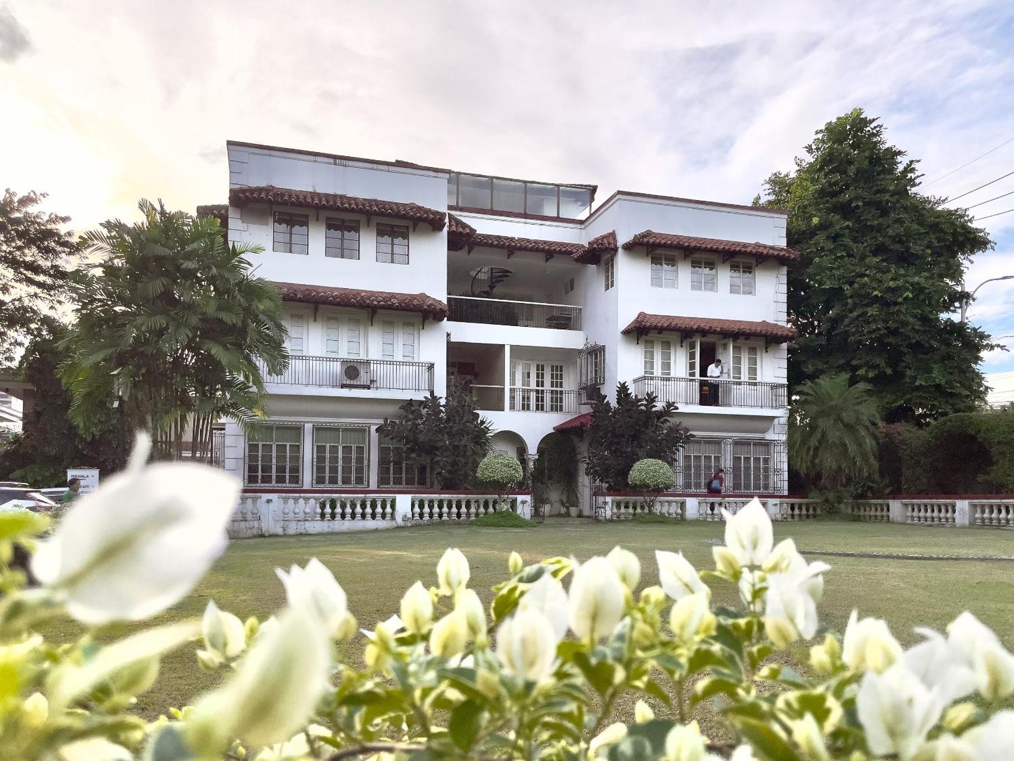 Apartment Miranamin Nest Rosal - Garden View, Shared Kitchen Manila