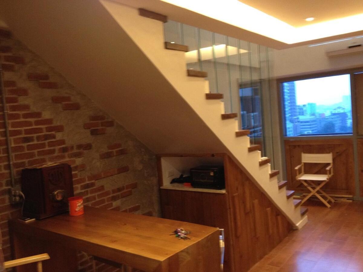 Apartment Loft-type, Loft In Makati, In Front Greenbelt Mall *