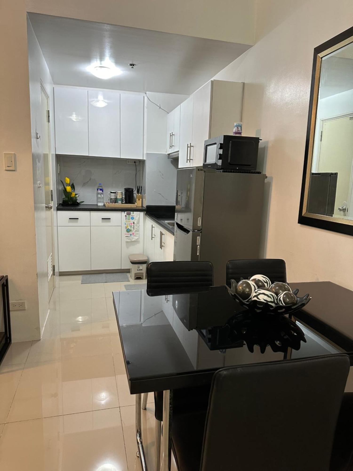 Grass Residences Staycation Aparthotel Manila