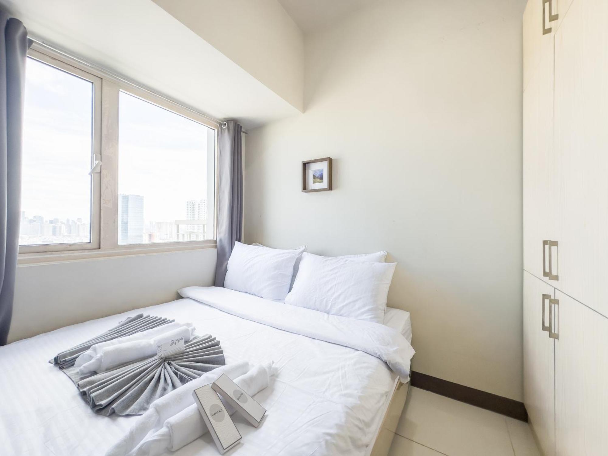 Gemstonebr In Smdc Coast Residences * Manila