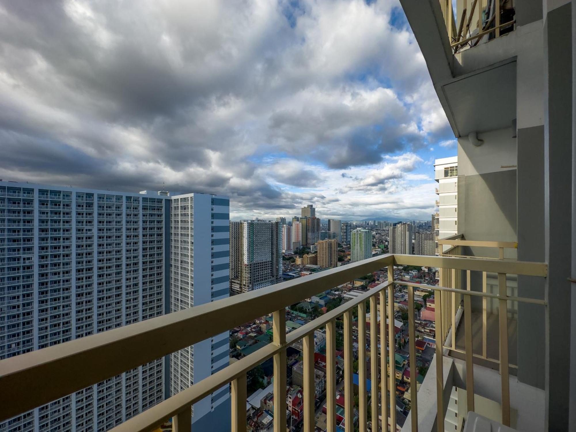 Gemstonebr In Smdc Coast Residences Apartment *