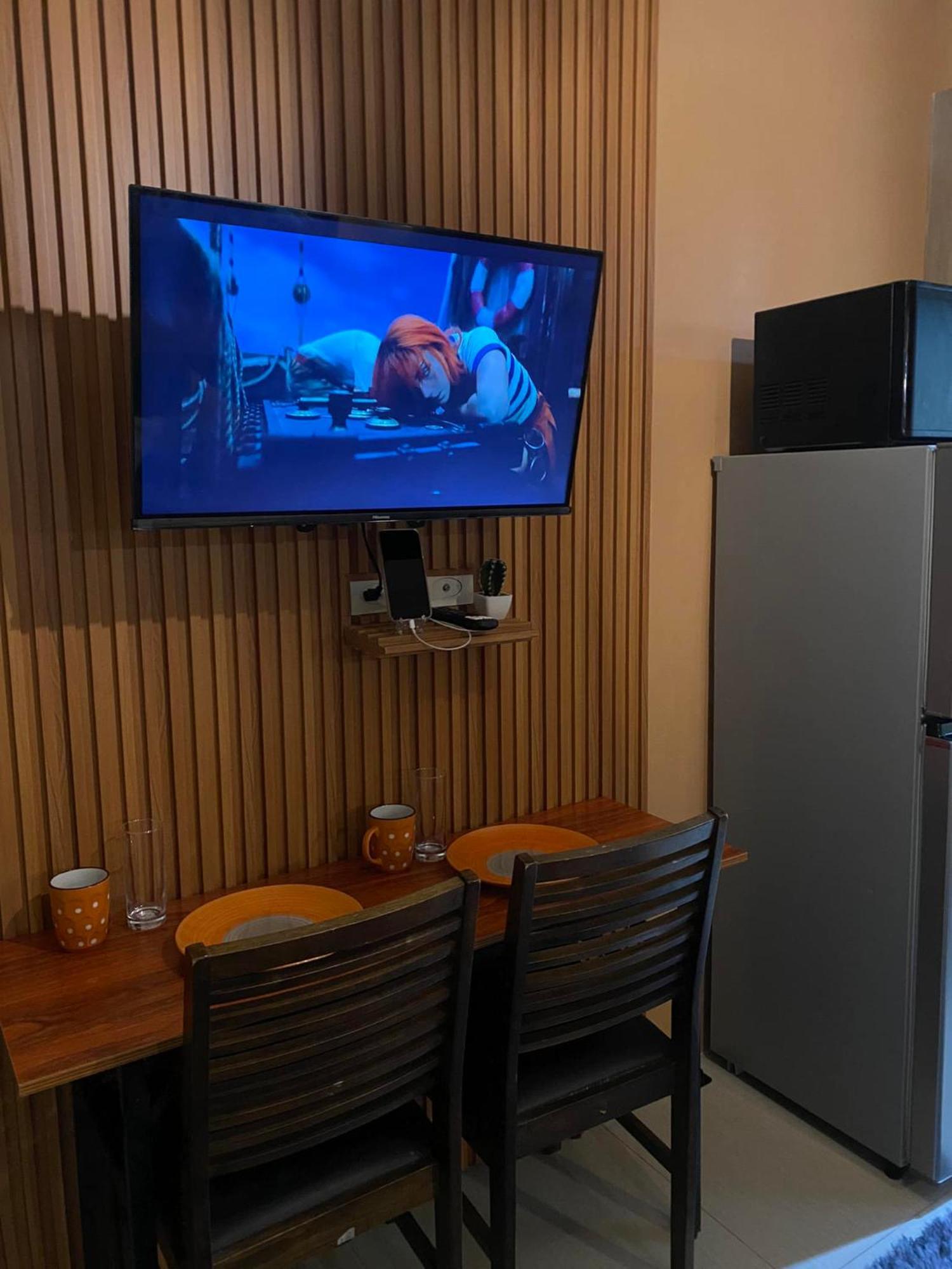 Cozy Pasay Unit With Netflix