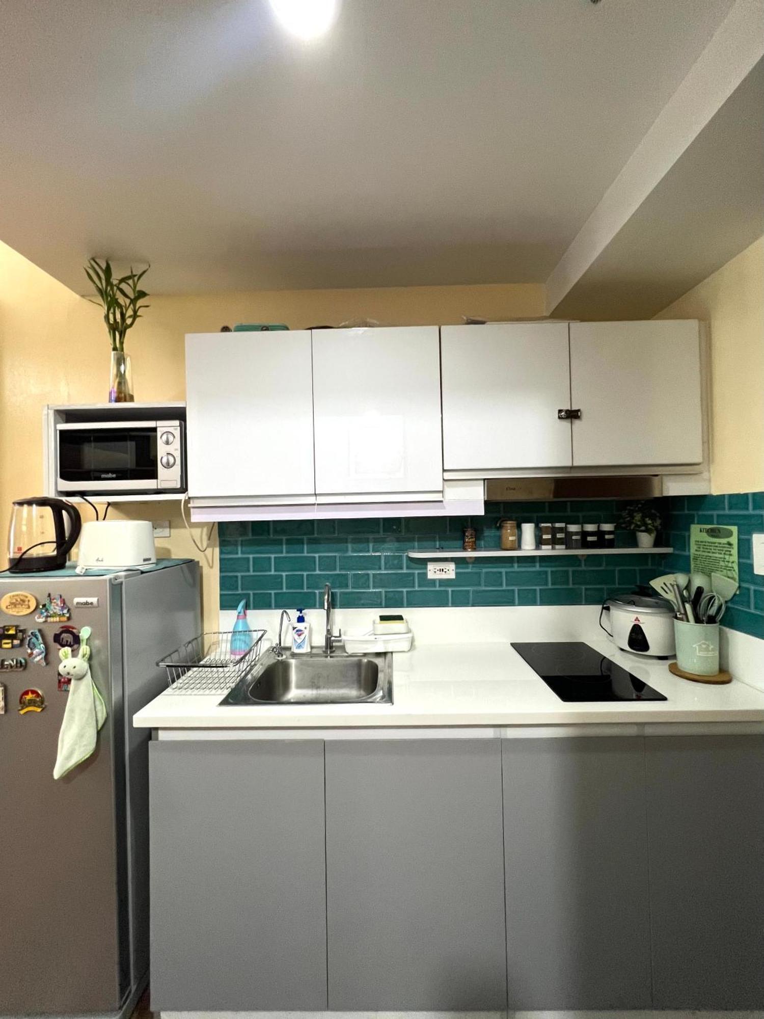 In Air Residences, Makati With Wifi, Netflix, Pool, Mall And * Manila