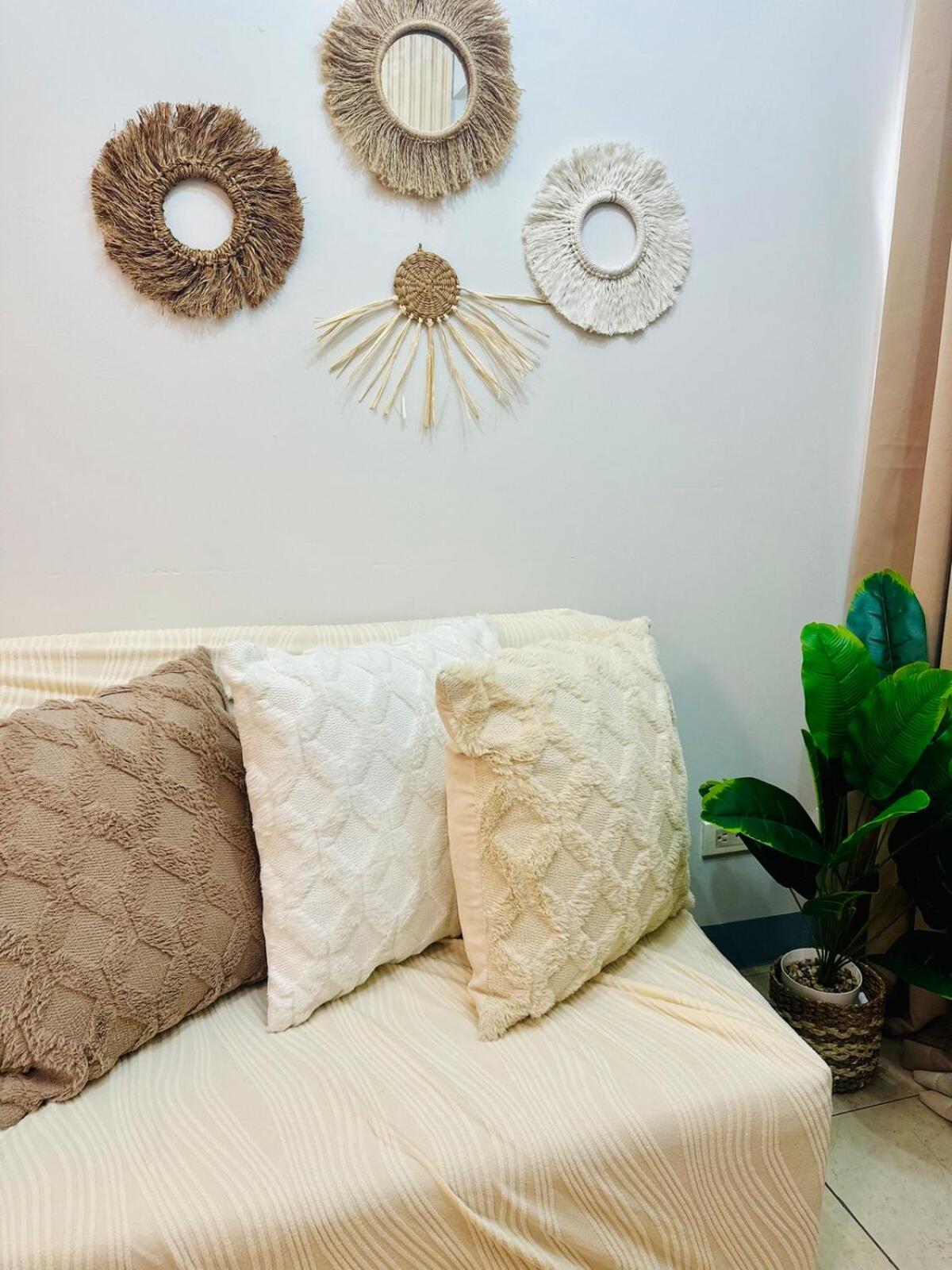 2br Unit Near Bgc *