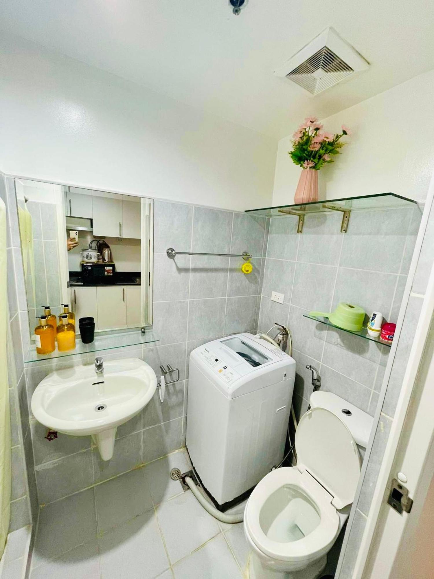 Sea Residences Near Moa And Smx Aparthotel