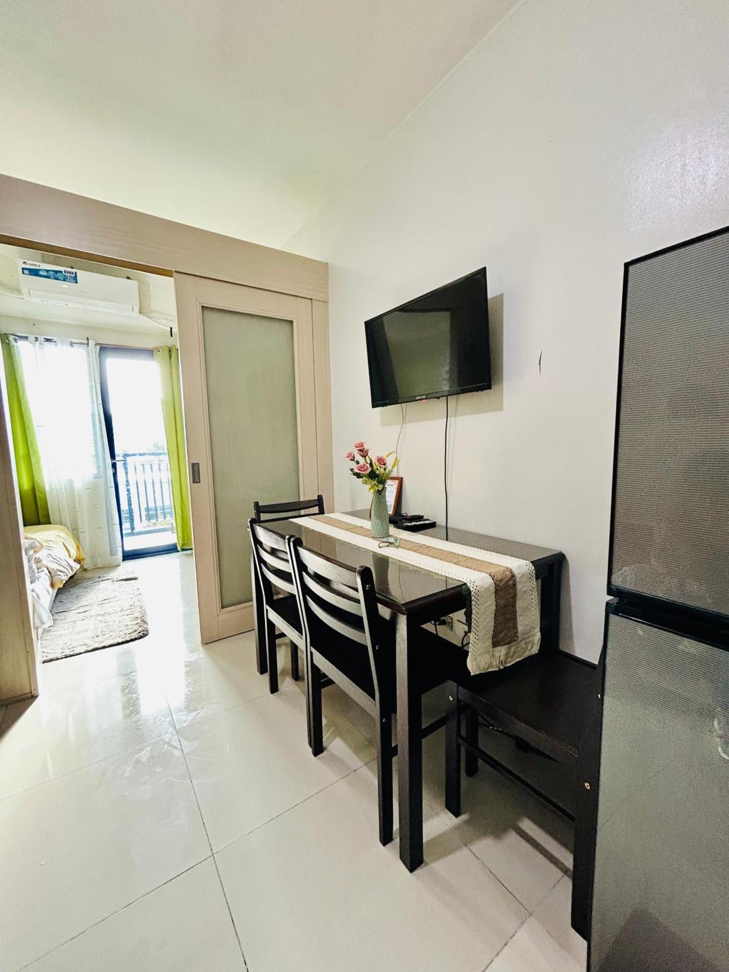 Sea Residences Near Moa And Smx Aparthotel
