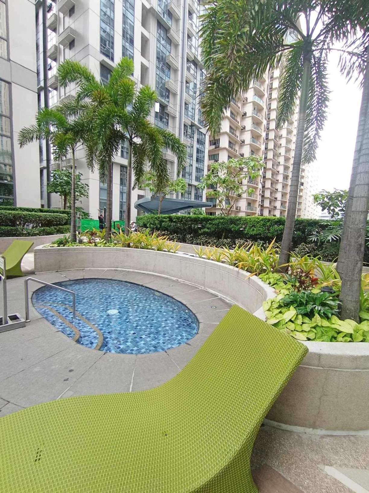 Apartment Industrial Chic In Mckinley Hill Walk To Venice Mall *