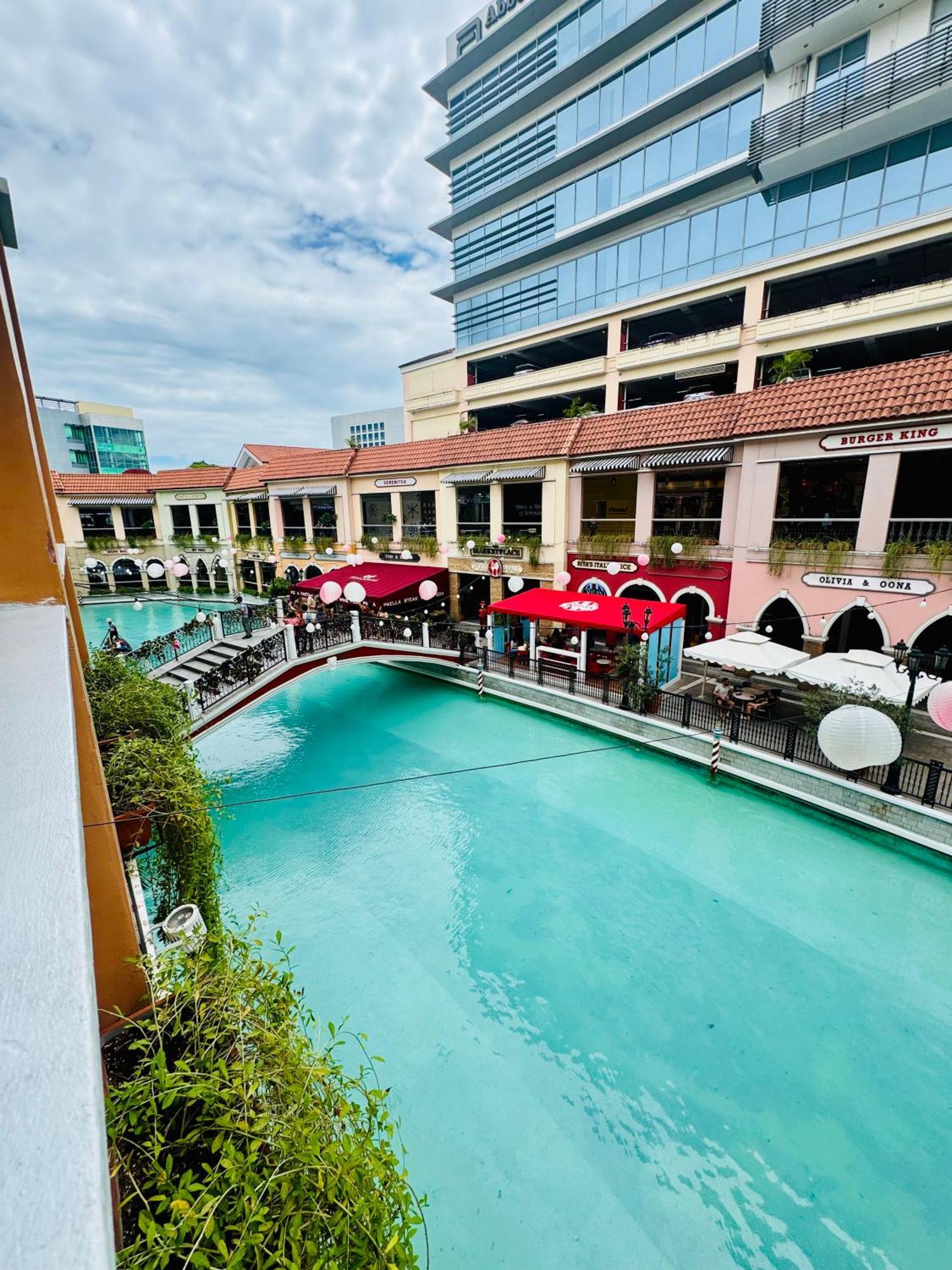 Apartment Industrial Chic In Mckinley Hill Walk To Venice Mall *