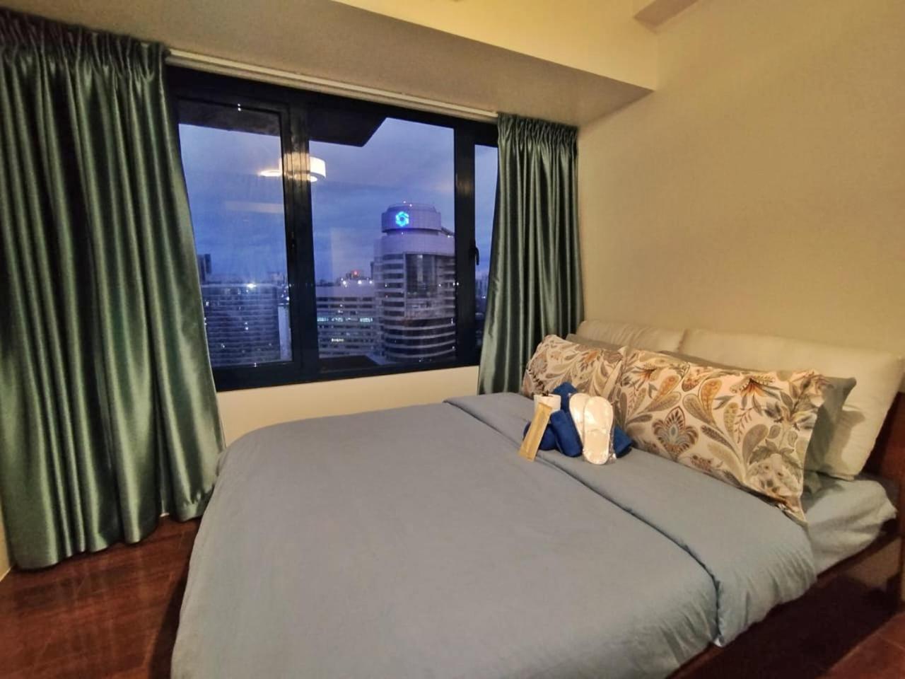 Skyline View 53f-air Residences *