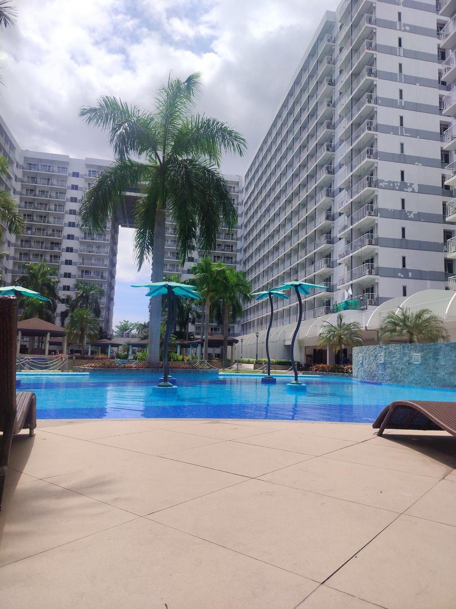 Shell Moa - Dad's Manila