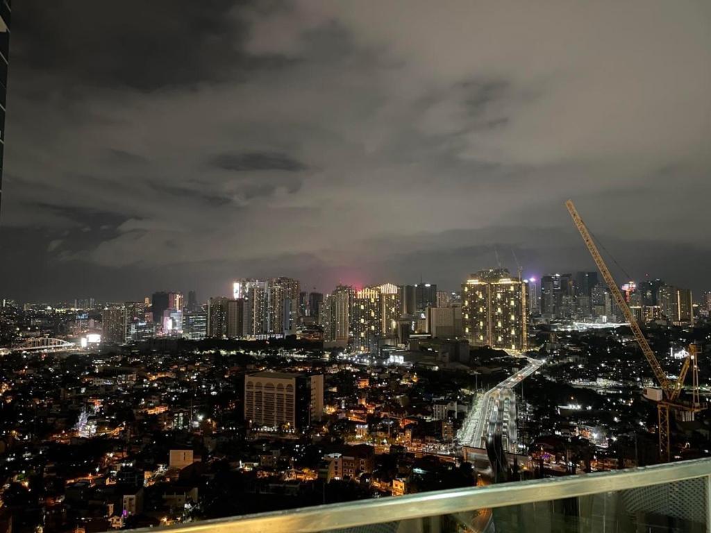 Cozy 1 Bedroom In Uptown Bgc Apartment Manila