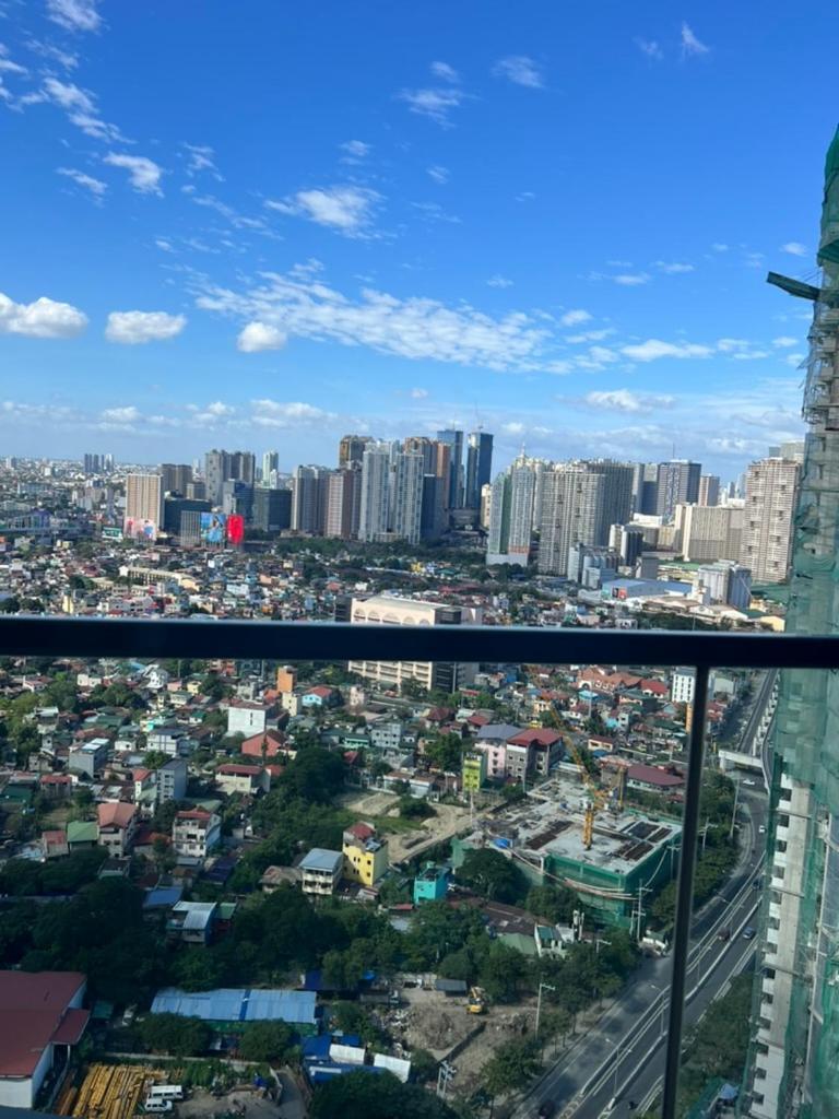 Apartment Cozy 1 Bedroom In Uptown Bgc