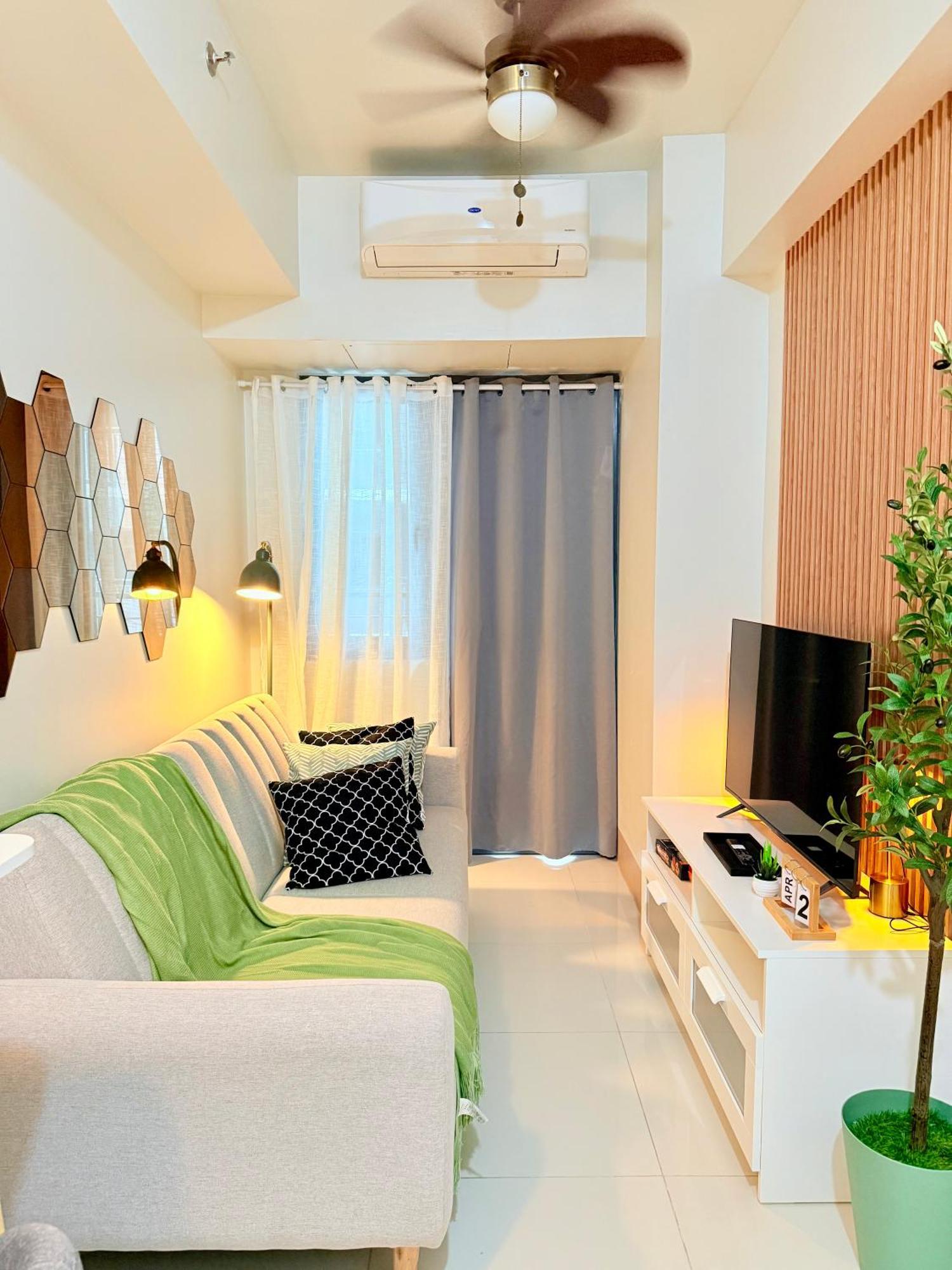 Cozy Queen-sized Bed Puhon Mall Of * Manila