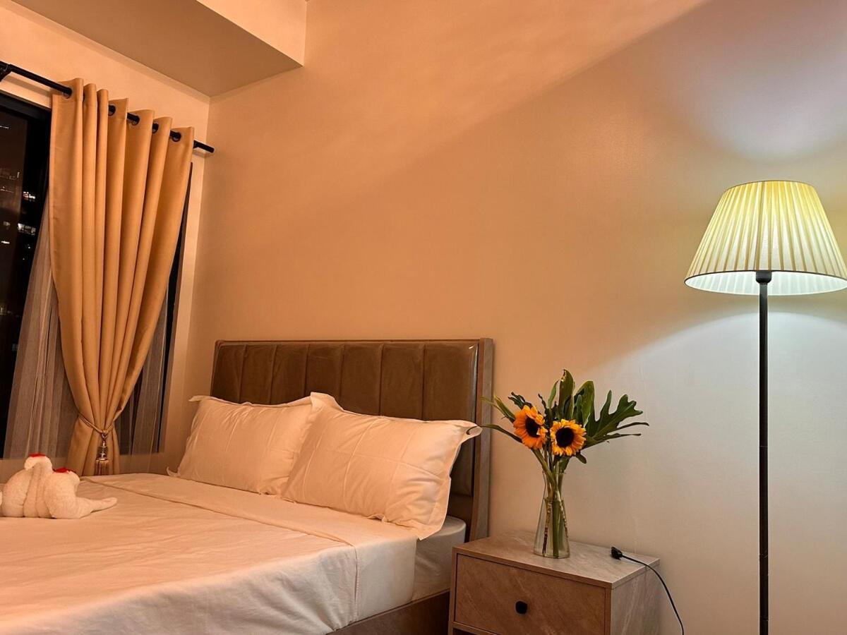 Apartment Glamorous Fully Equipped 1br Staycation In Makati *