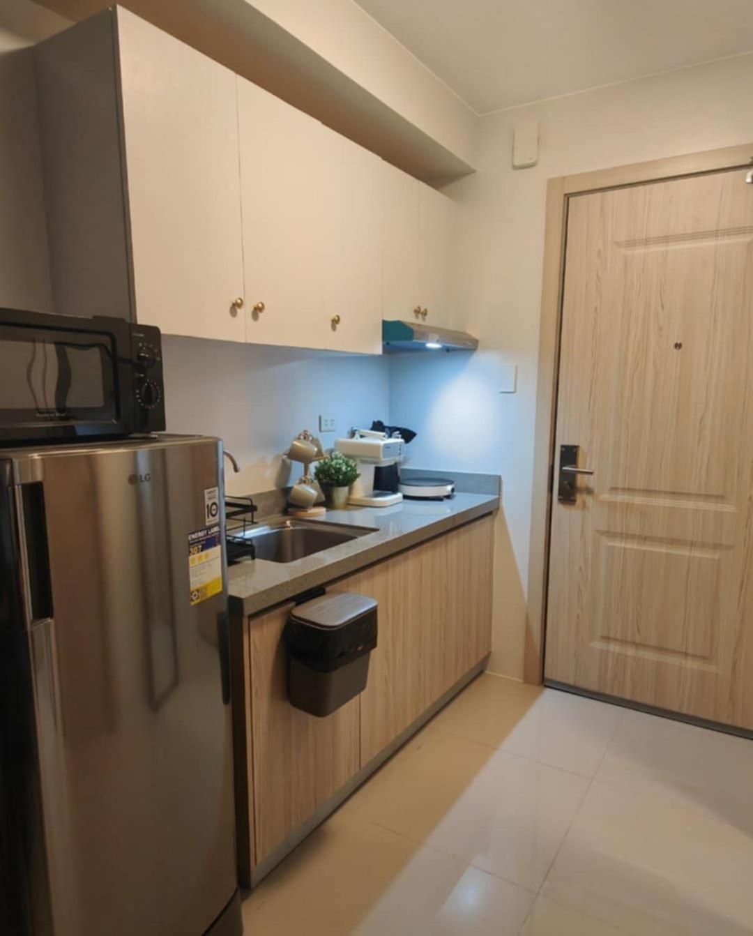 Cozy Hmlet Manila, Near Poblacion Makati Nightlife, Free Pool & Gym Access Manila
