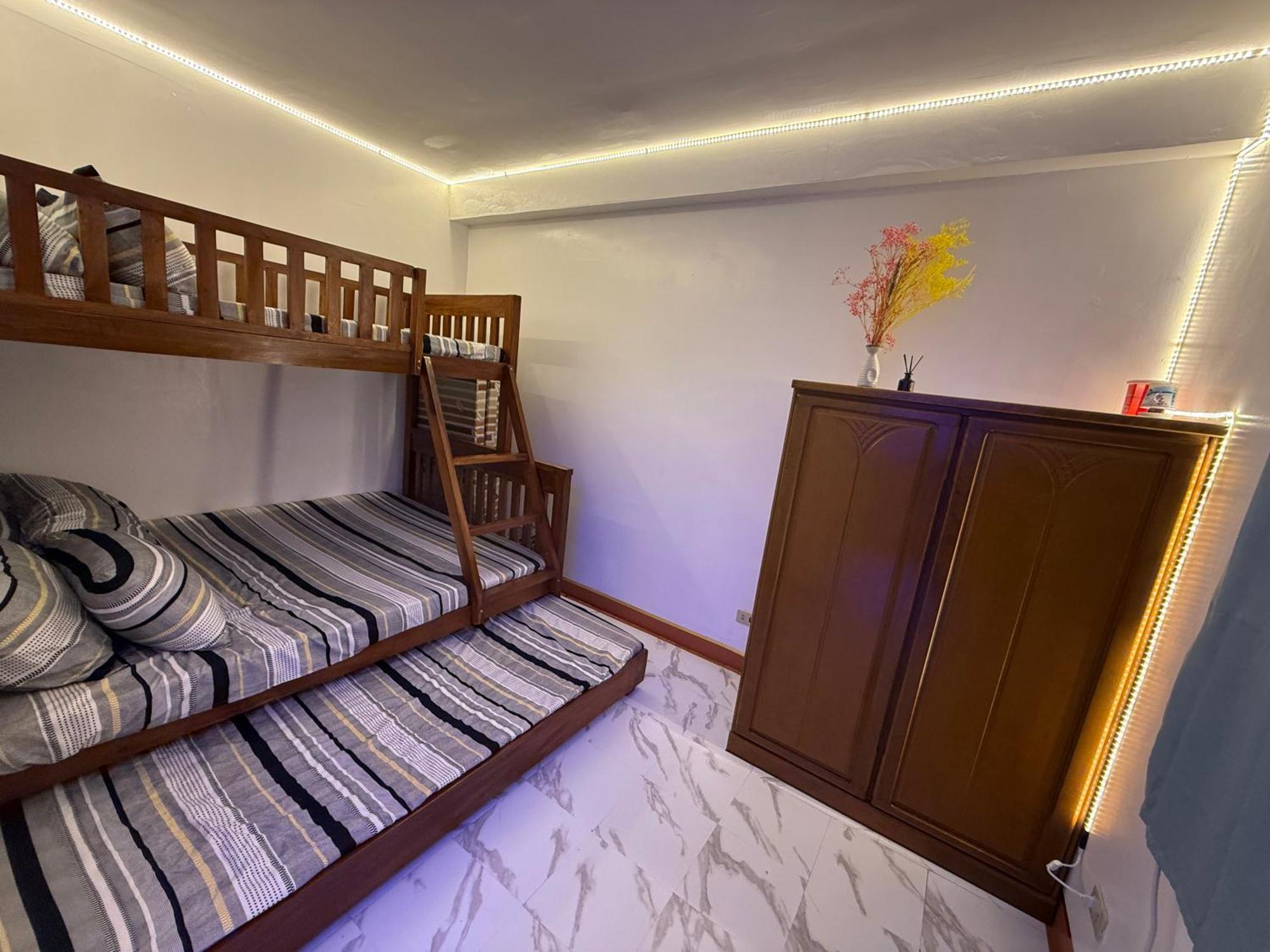 Homey Staycation With Parking Near Diliman, Katipunan, Commonwealth *