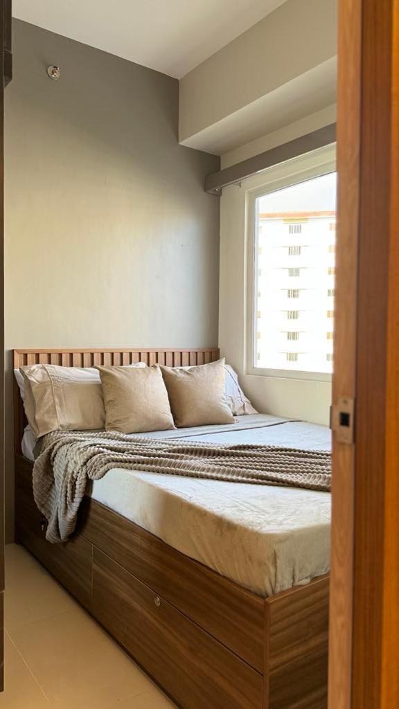 Your In Field Residences Paranaque Near Naia Apartment *