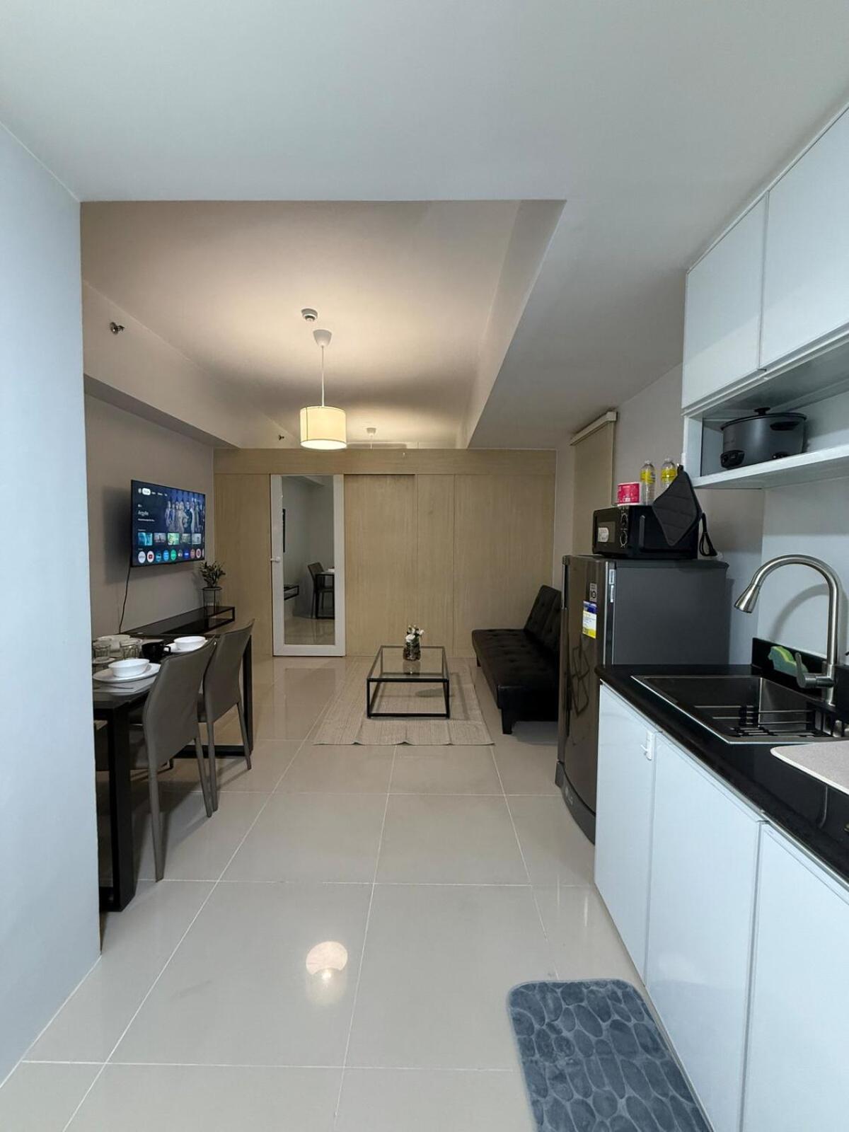 Jazz Mall Tower 4 Rm 323 Spacious 1 Bedroom With Balcony Netflix 100mbps