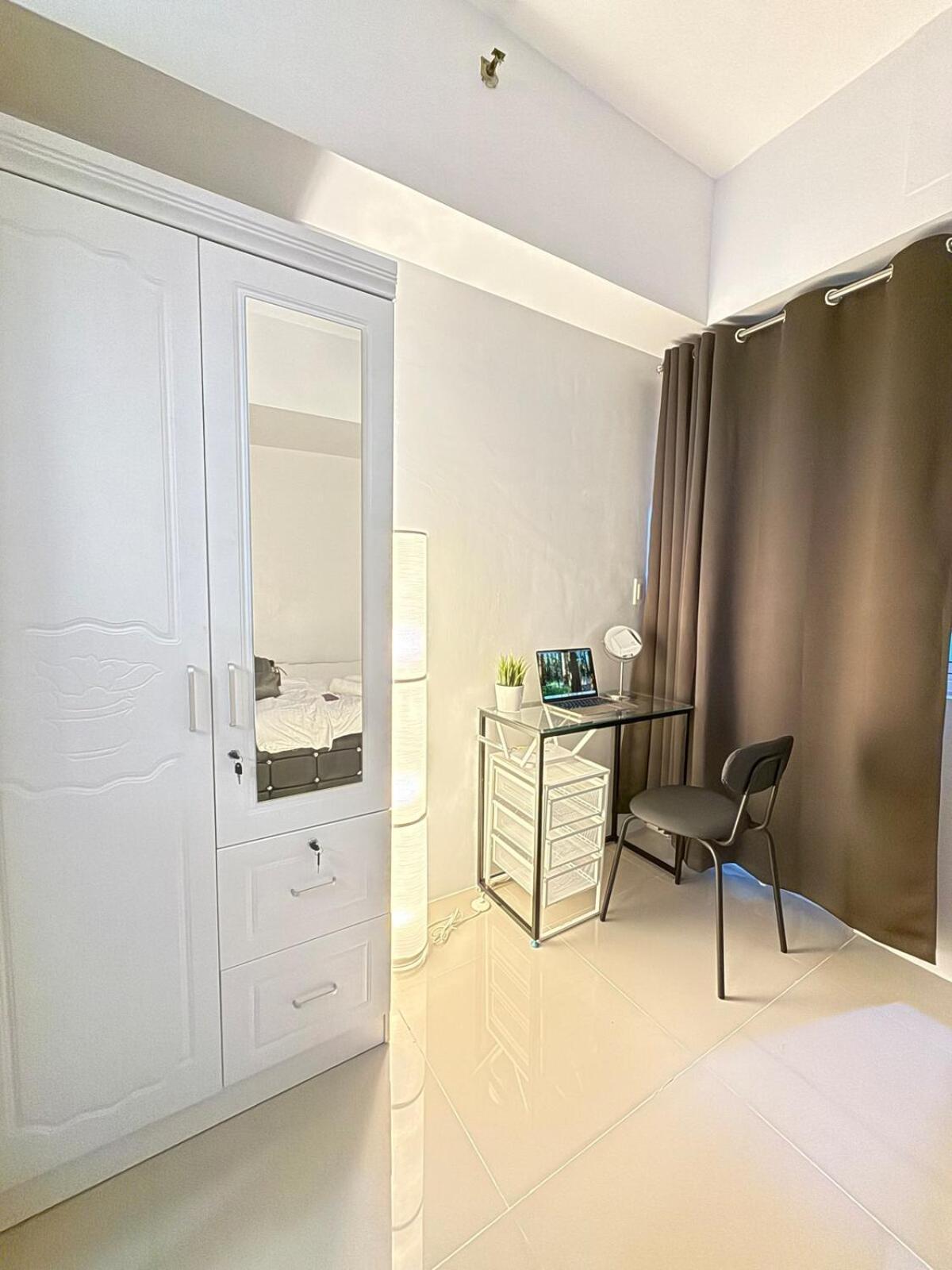 Jazz Mall Tower 4 Rm 323 Spacious 1 Bedroom With Balcony Netflix 100mbps Apartment Manila