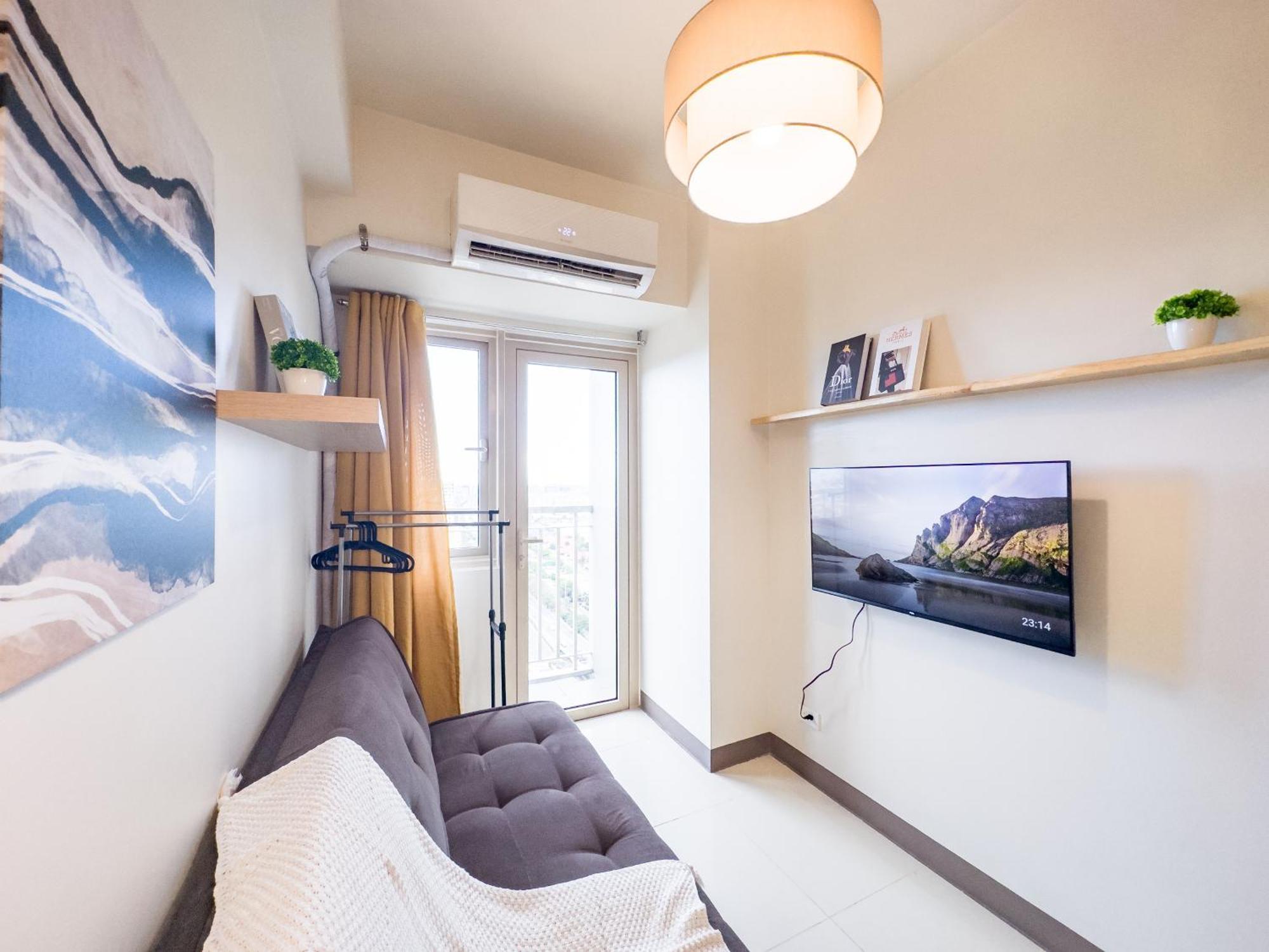 Gemstonebr In Smdc Coast Residences Apartment