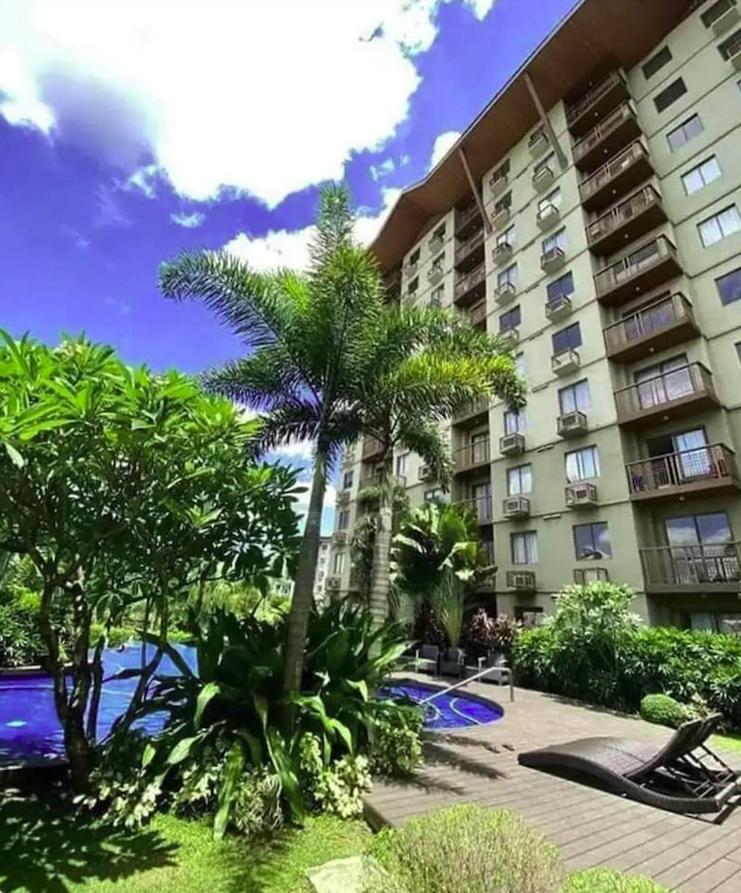 1br Qc Furnished Free Pool Access, Fast Wifi Aparthotel