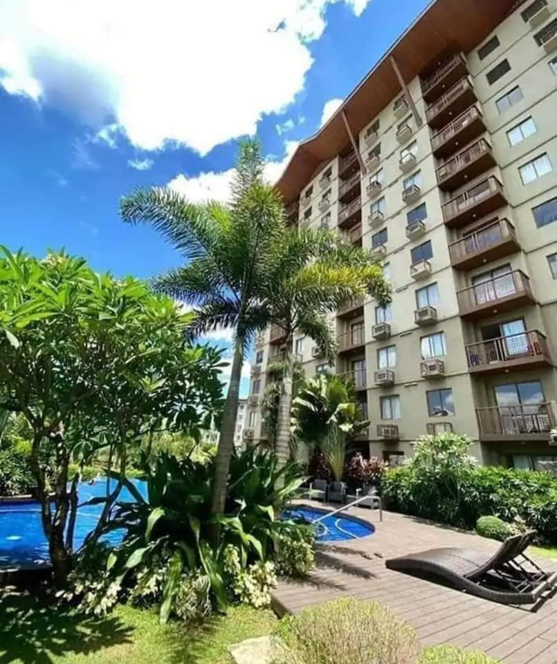 1br Qc Furnished Free Pool Access, Fast Wifi Aparthotel