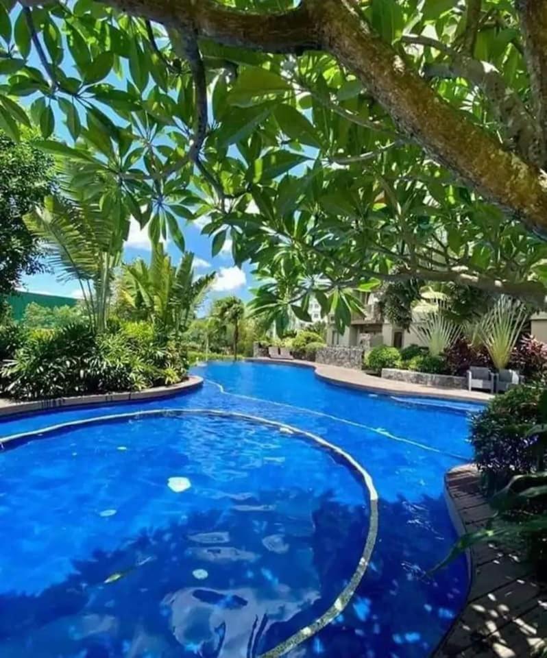 1br Qc Furnished Free Pool Access, Fast Wifi Manila