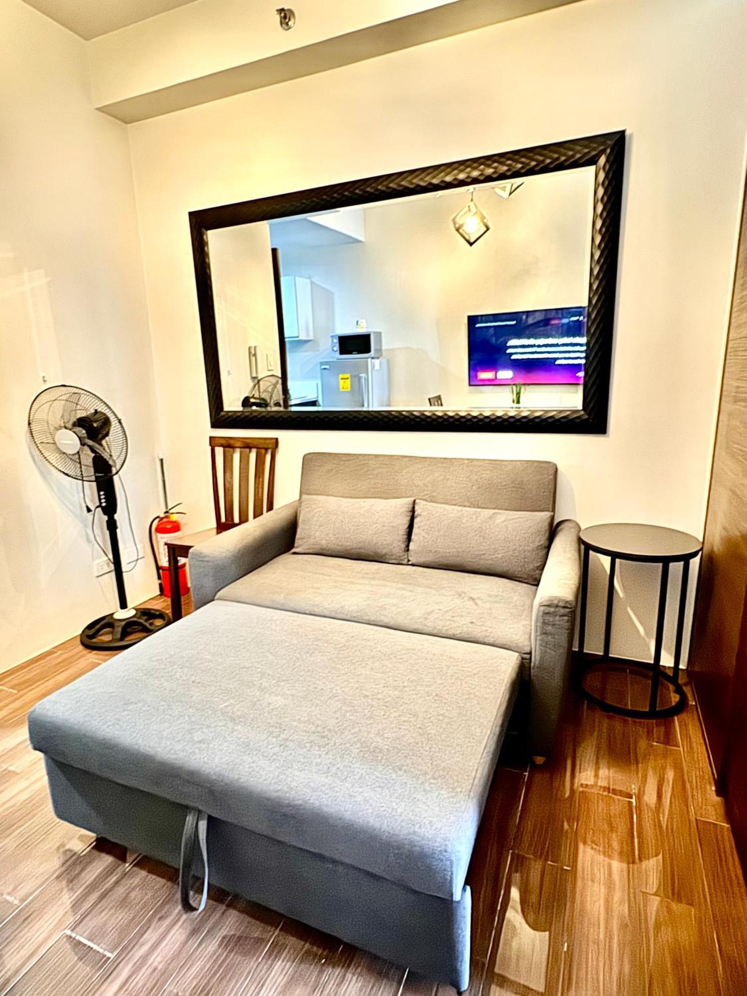 Apartment Makati Oasis The Air Residences #2148 *