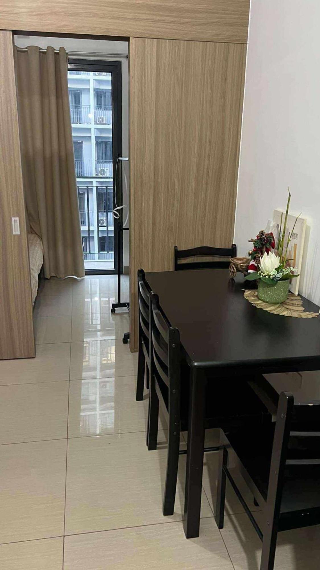 Metros Hideaway Shore 2 Tower 1 * Manila