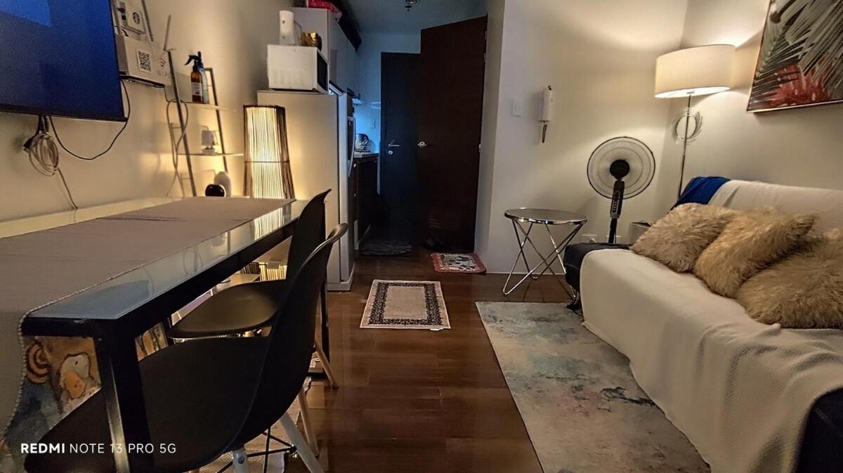 Air Tower B Rm 445 Elegant And Cosy Makati Condoxd Apartment