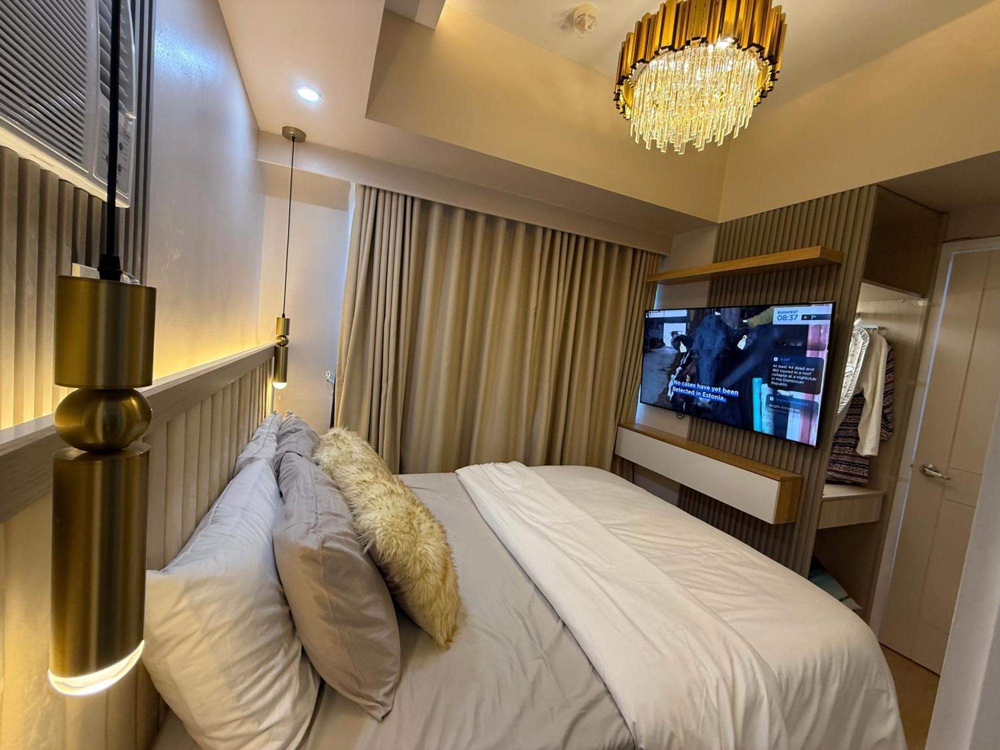 Yassis 2br Luxury Unit In Grass *