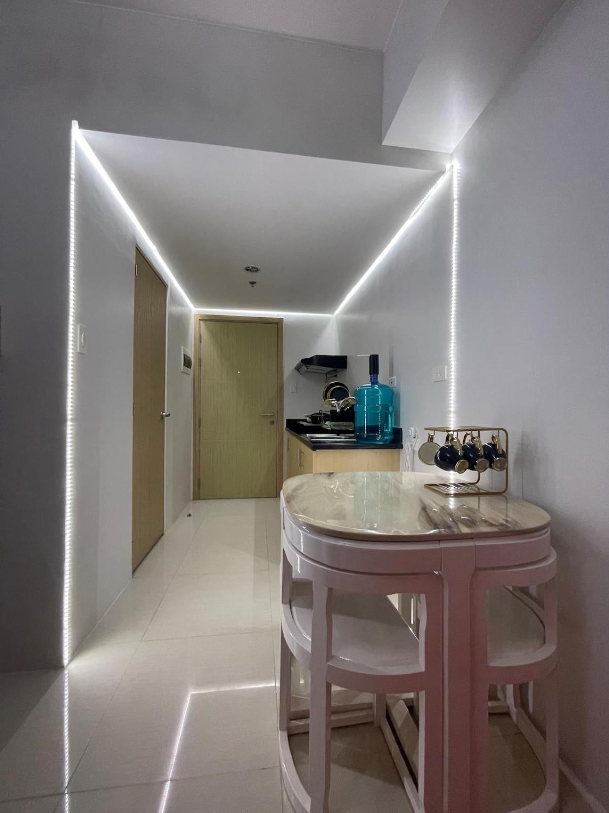 A Premium In A Prime Location Connected To Sm North Edsa Mall And Walking Distance To Solaire And Casino And Trinoma Mall In Quezon