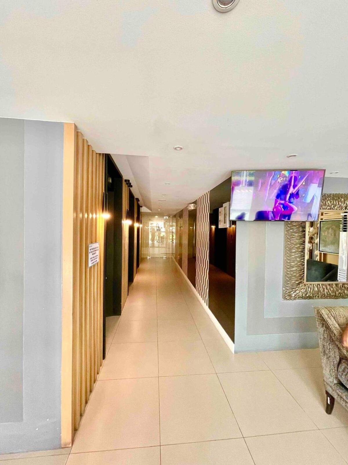 Jing'scrib 2br By Azure Near Airport Apartment Manila