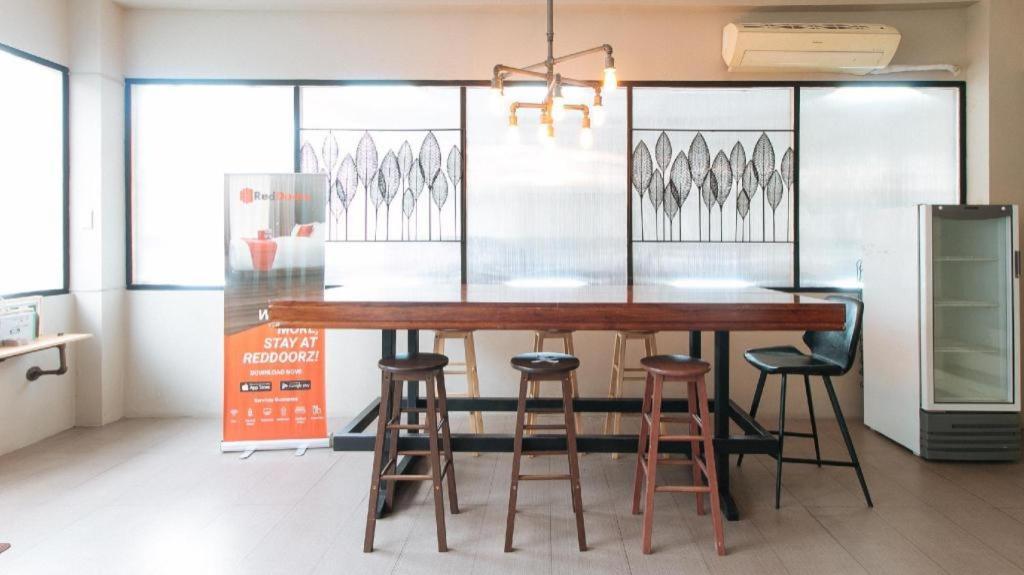 Reddoorz Near Osmena Highway 2 2*