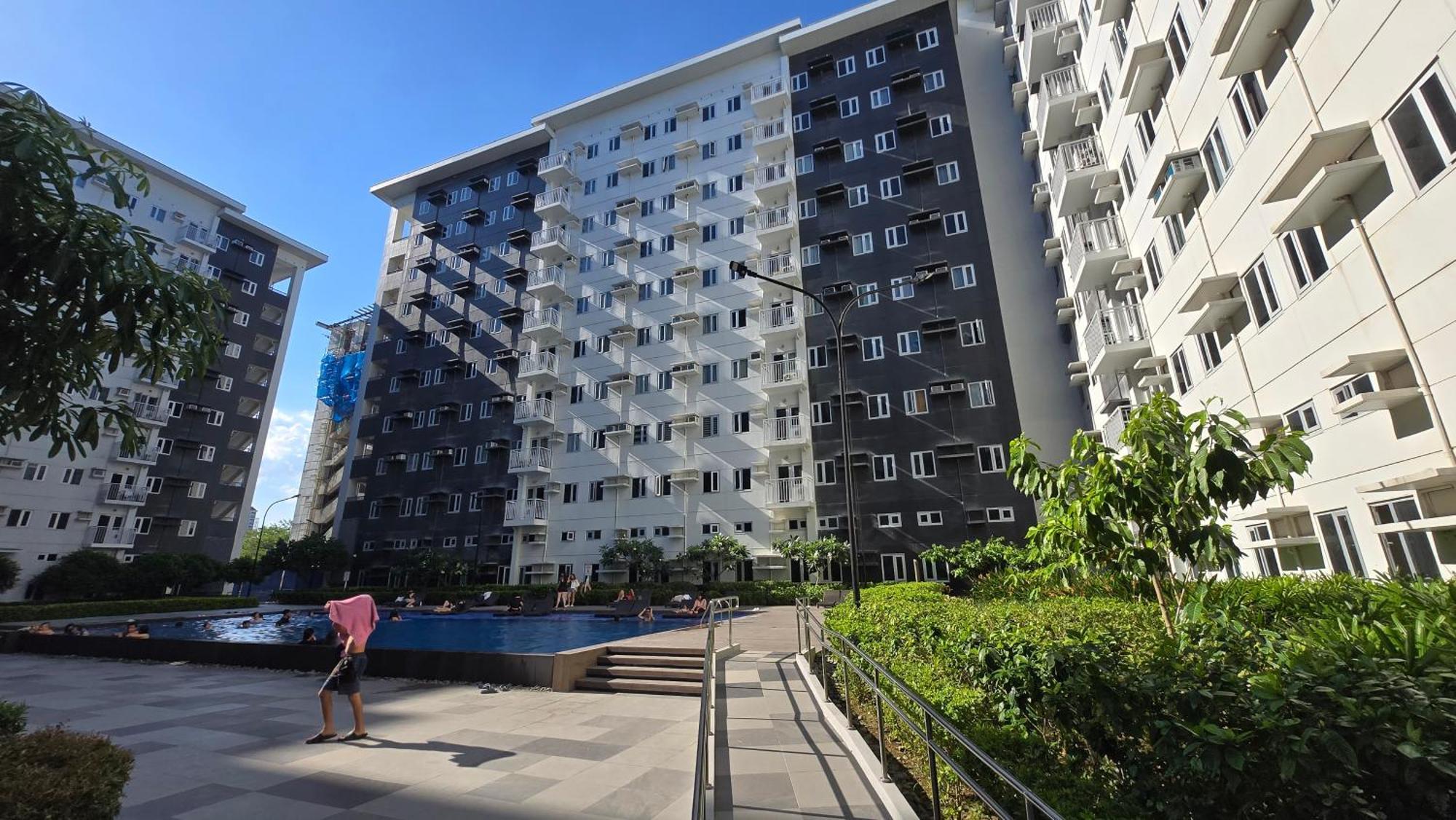 Apartment Urban Oasis 2br With Multiple Pools At Smdc Charm Residences Manila