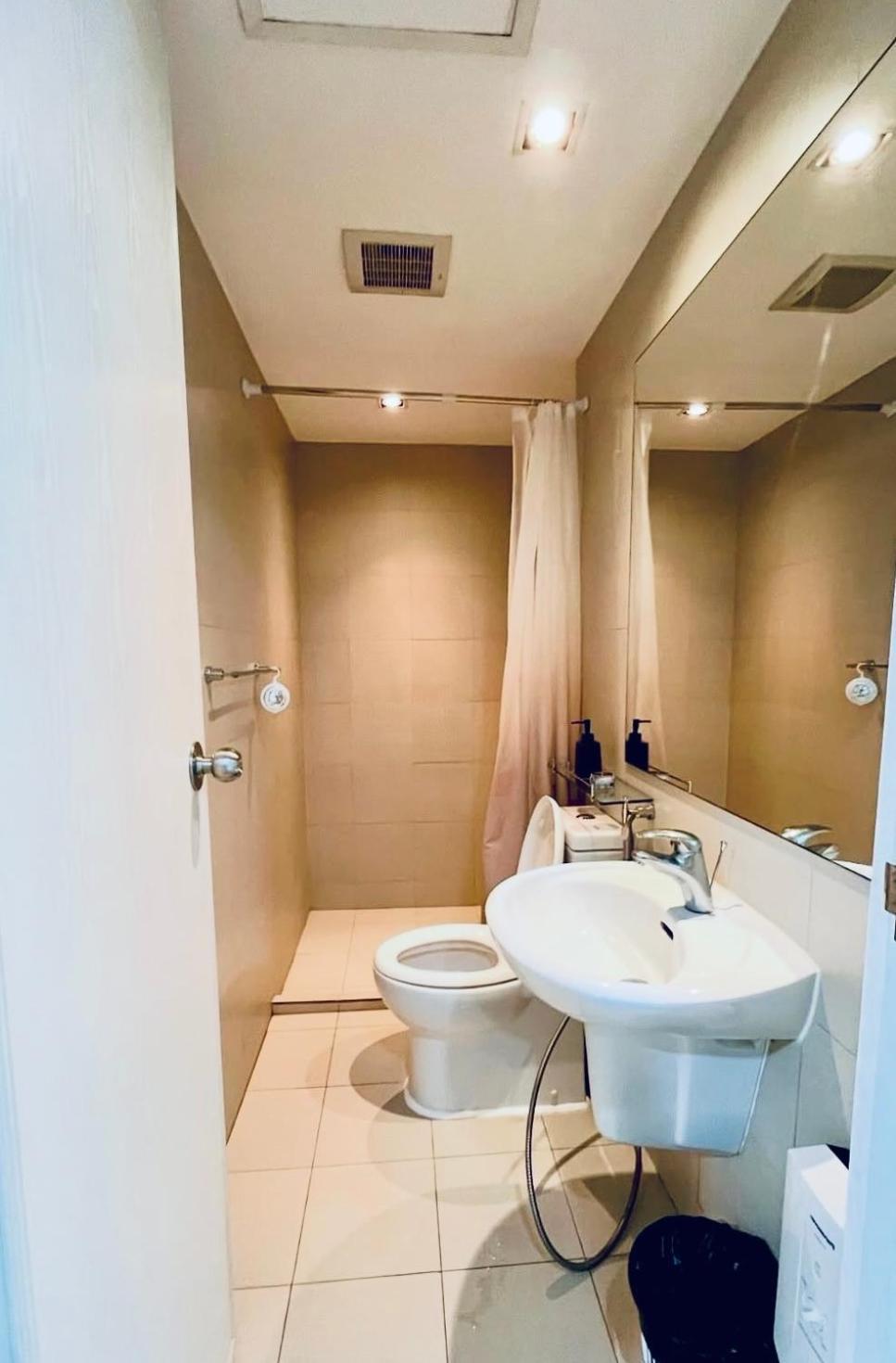 Aparthotel 2br In Azure With Bay View & Laguna De Bay View *