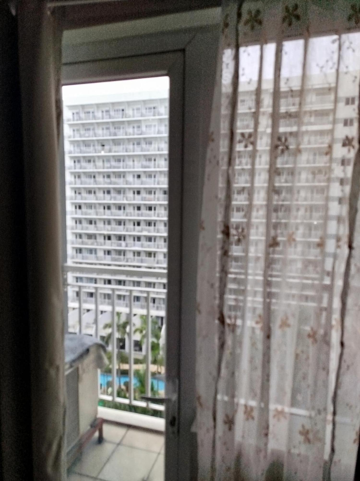 Dash Shell Residences *