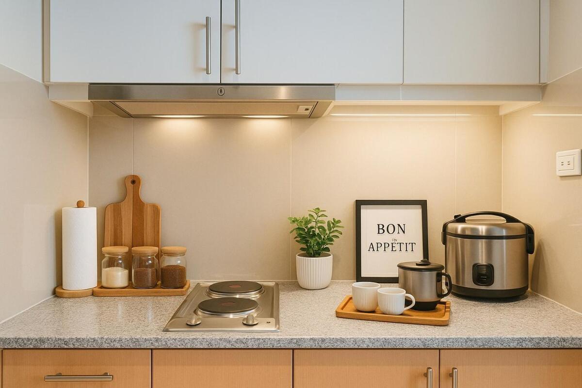 Modern & Luxury 2br Near Solaire, Okada, Airport Apartment *