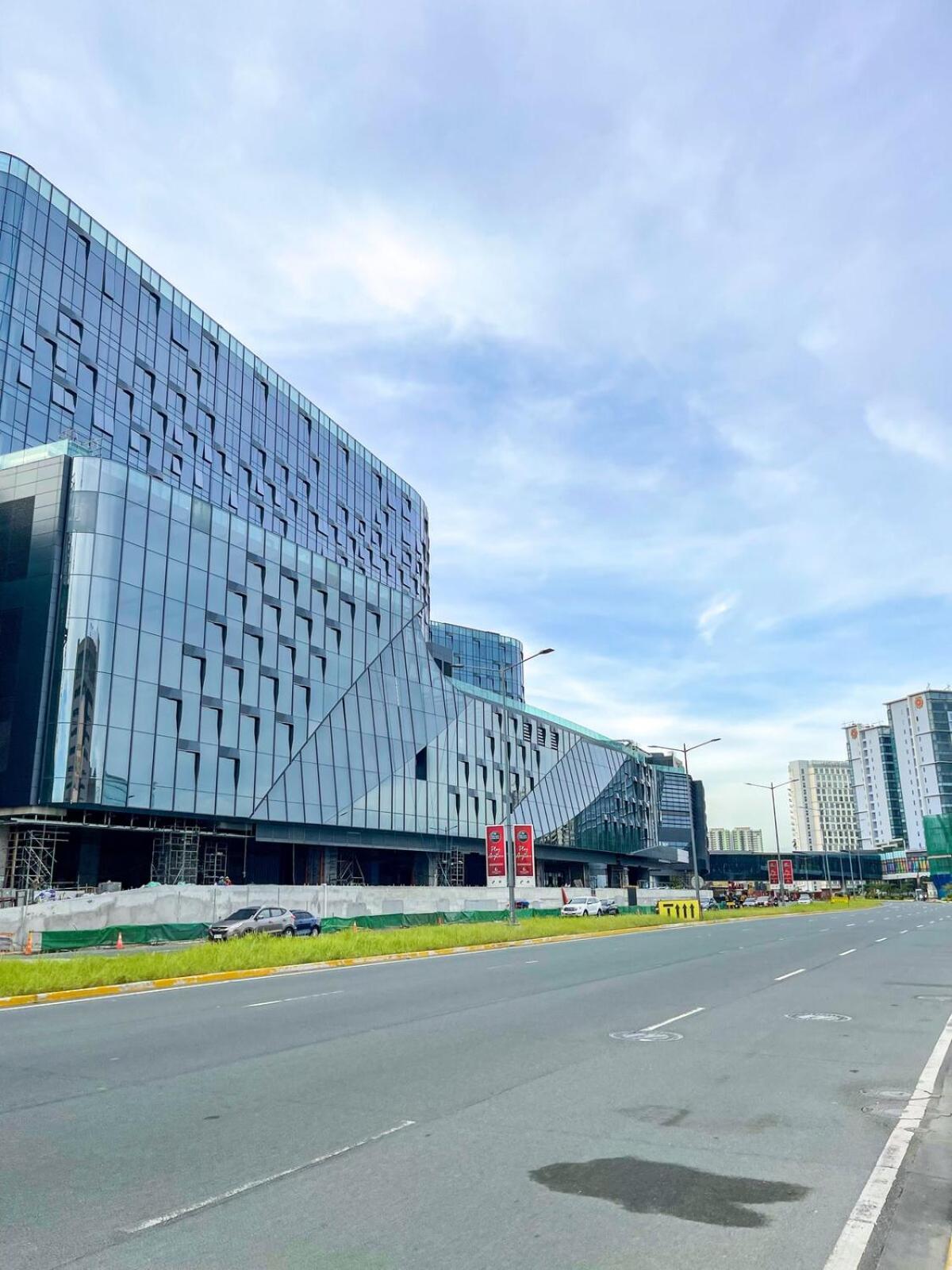 Modern & Luxury 2br Near Solaire, Okada, Airport Manila