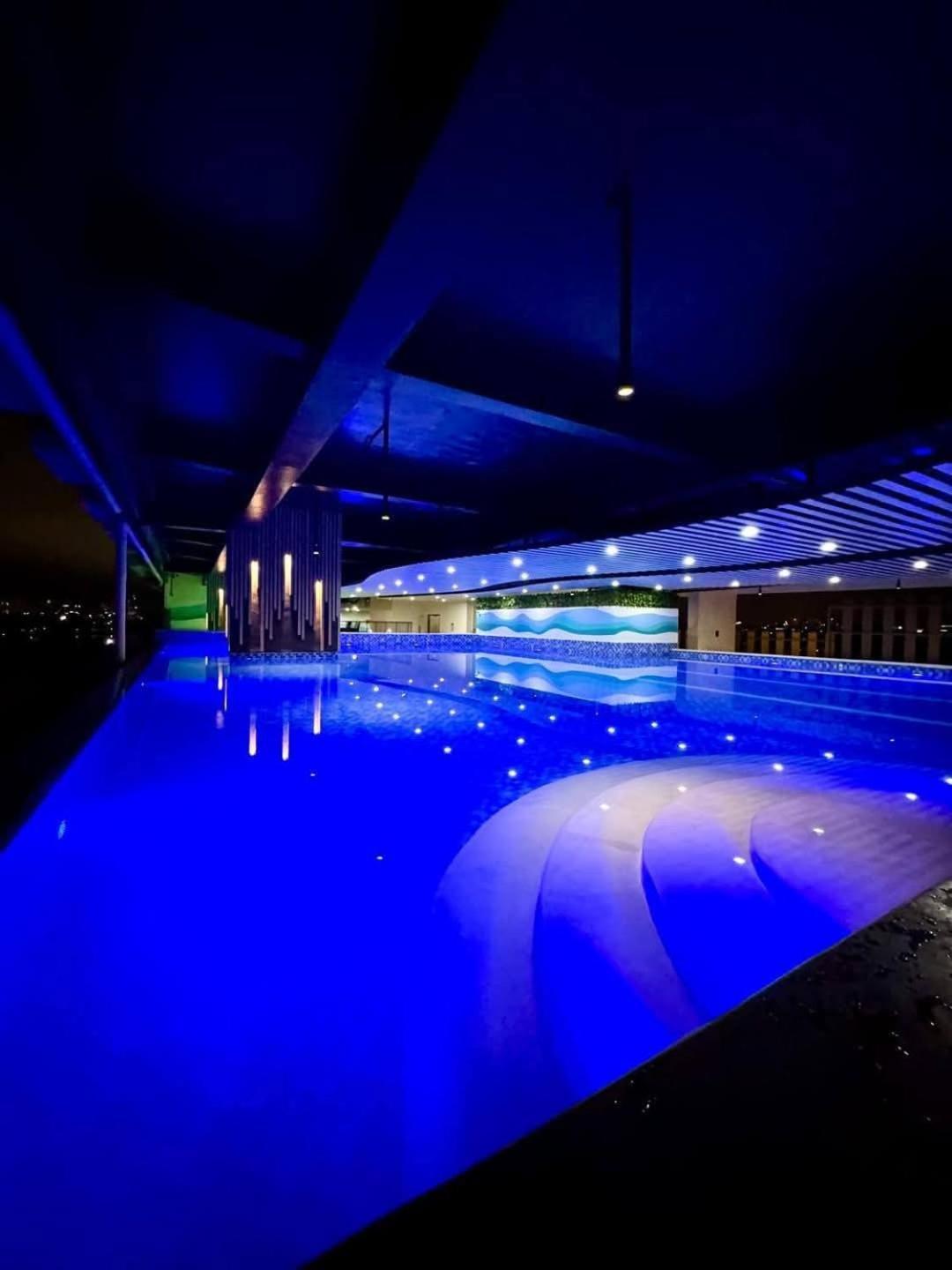 The Hmlet Manila, Near Poblacion Makati Nightlife Apartment